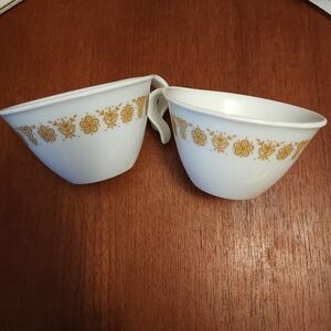 Vintage Corelle Butterfly Gold hook handle coffee/tea cups. 
